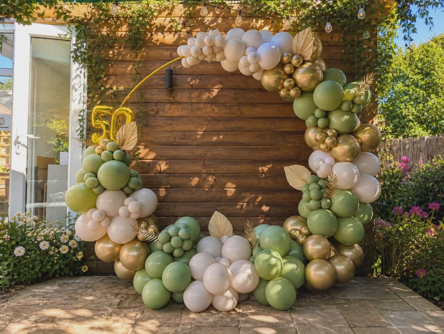 Air & Glow hoop arch
